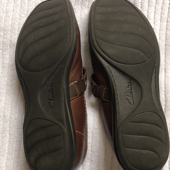 Clarks - Picture 3 of 9